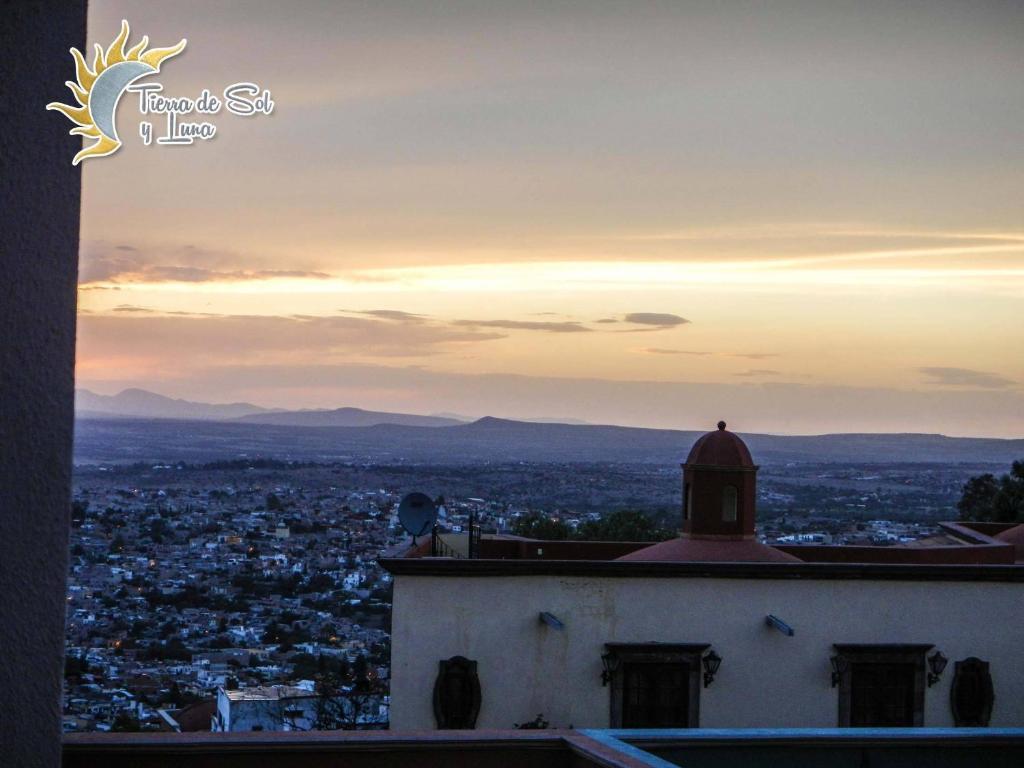 Hotel Tierra De Sol Y Luna ซานมิเกล เด อาเญนเด ภายนอก รูปภาพ